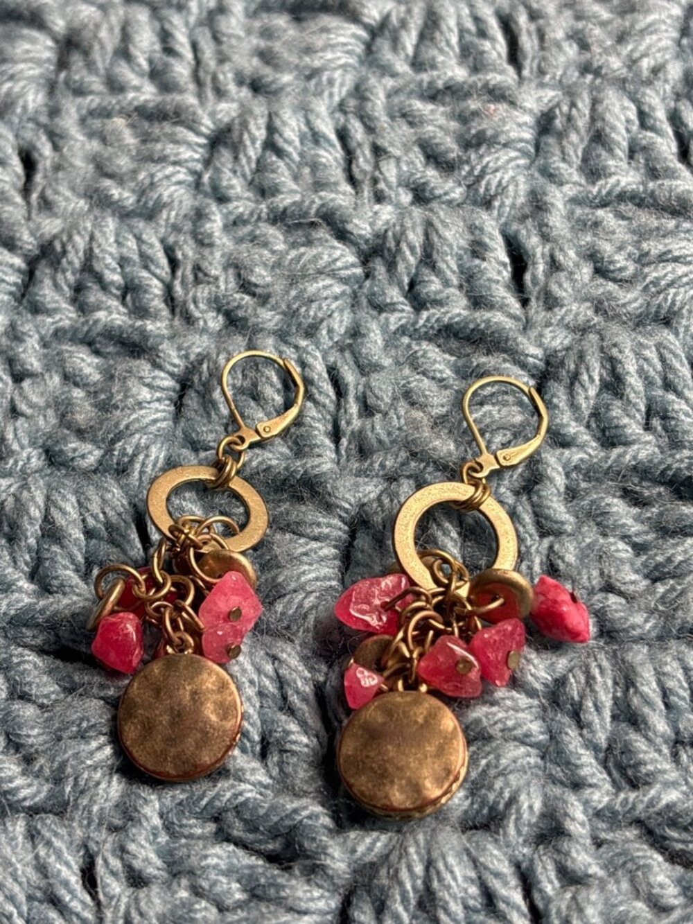 Goldtone Leverback Dangle Earrings Pink Quartz Stone Chips 1.75 inches